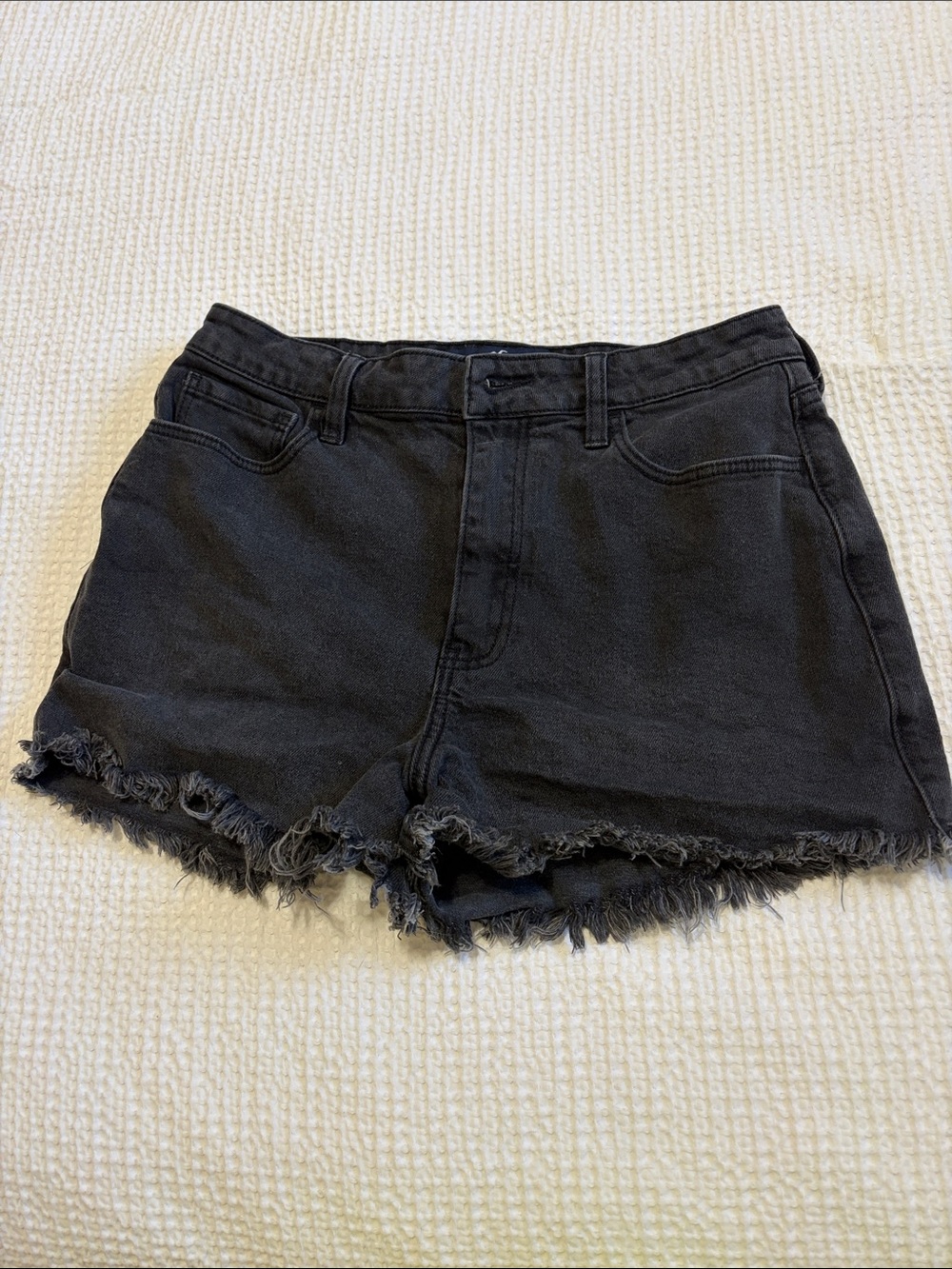 Hollister Women’s high rise shorts size 9/29 black denim